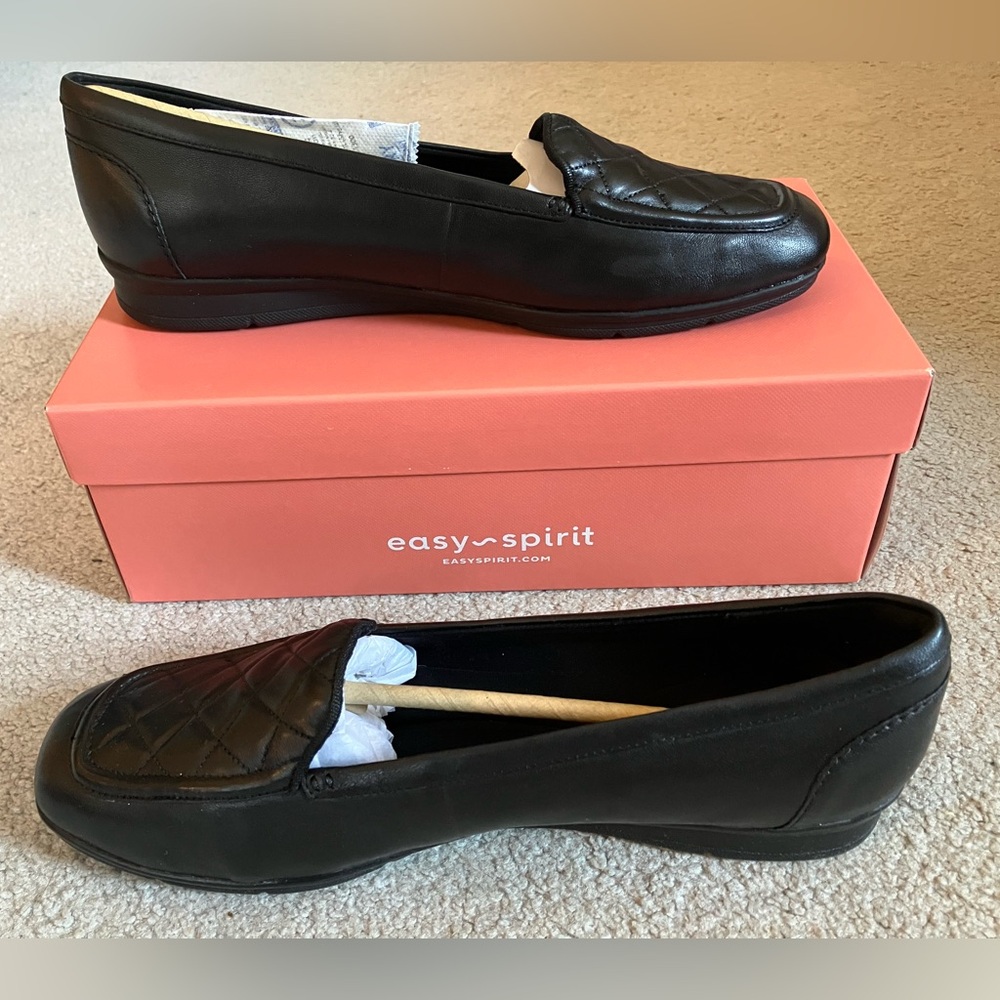 NEW Women’s Easy Spirit Black Wynter Loafers Slip-Ons Size 11